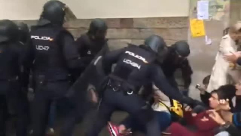 Zoido sostiene que las fuerzas policiales actuaron de forma proporcionada el 1-0