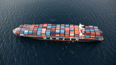 Un buque Hanjin Shipping Co varado fuera del puerto de Long Beach. REUTERS/Lucy Nicholson