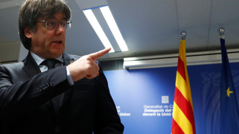 El expresident catalán Carles Puigdemont, tras la rueda de prensa en Bruselas para comentar la sentencia del Tribunal Supremo sobre el juicio del 'procés'. REUTERS/Francois Lenoir