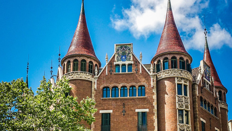 Casa de les Punxes, on es troba la seu del Diplocat