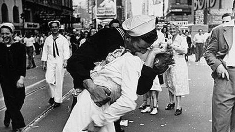 BESO. ALFRED EISENSTAEDT / REUTERS