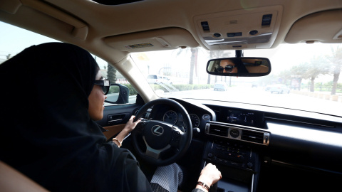 Una de las primeras mujeres autorizadas a conducir en Arabia Saudí, en una imagen de archivo. / REUTERS - FAISAL AL NASSER