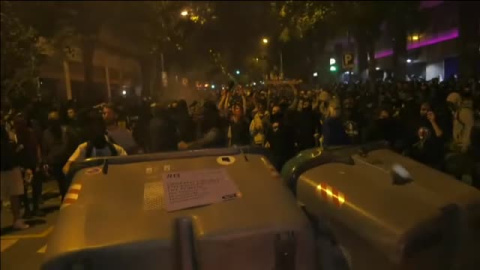 Barricadas de fuego en los alrededores de la ConsellerÃ­a de Interior en Barcelona