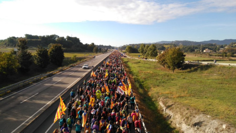 La Marxa per la Llibertat que ha sortit de Vic passant per la C-17. NÚRIA FARRÉS.