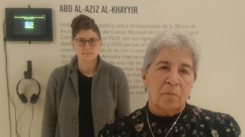 Leen Hashem, de Amnistía Internacional, y Fadwa Mahmud, madre y esposa de desaparecidos. / HENRIQUE MARIÑO