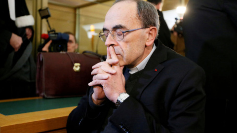 El cardenal Philippe Barbarin en el tribunal de Lyon en enero. REUTERS/Emmanuel Foudrot