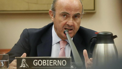 Guindos, durante su comparecencia en la Comisión de Economía del Congreso. EFE/FERNANDO ALVARADO