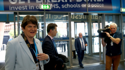 01/10/2019 - La líder del DUP, Arlene Foster, en Mánchester. / reuters - HENRY NICHOLLS