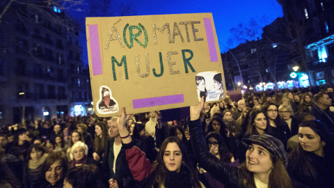 Asistentes a la manifestación de Barcelona por el Día Internacional de la Mujer. EFE/Marta Pérez