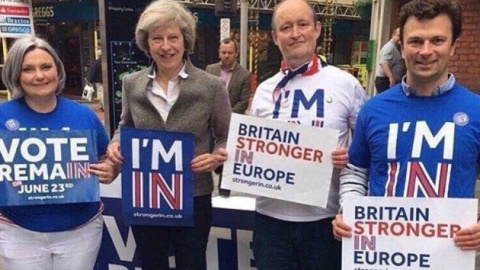 Theresa May hace campaña para permanecer en la UE. Fotografía: Twitter