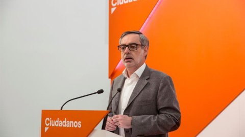 El secretario general de Ciudadanos, José Manuel Villegas, durante la rueda de prensa de este lunes en la sede del partido, en Madrid. EFE/Santi Donaire