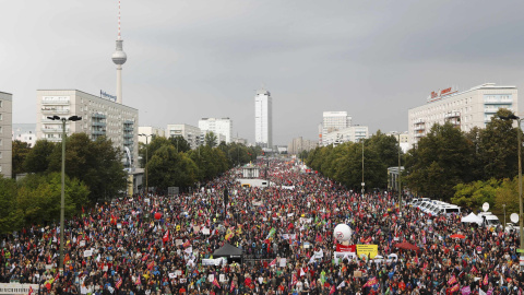 Las calles de Berlín se han llenado de manifestantes contra el TTIP y el CETA. REUTERS/Fabrizio Bensch