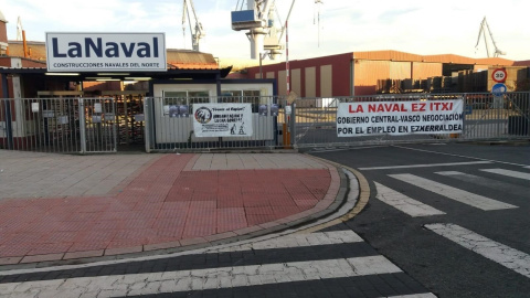 Cartees en el astillo de La Naval, en Sestao (Bizkaia), contra el cierre y el ERE de la empresa. E.P.