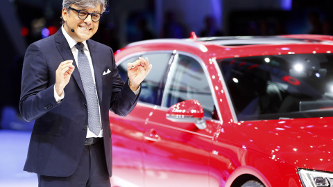 El nuevo presidente de SEAT, Luca de Meo, hasta ahora directivo de Audi, en una presentación en el Salón del Automóvil de Fráncfort. REUTERS/Kai Pfaffenbach