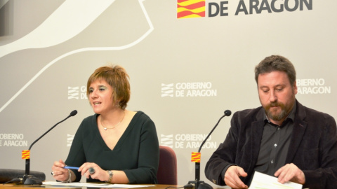 El consejero de Vertebración del Territorio de Aragón, José Luis Soro, y la directora general de Vivienda, Mayte Andreu, impulsan la nueva política habitacional en la comunidad.- ARAGONHOY.NET