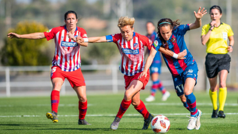 Un lance del encuentro que disputaron el Levante y el Atlético de Madrid de la Liga Iberdrola. /UD LEVANTE