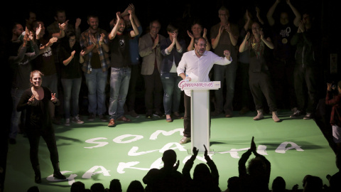 El miembro de la Candidatura d'Unitat Popular, CUP, Antonio Baños, durante el acto electoral de cierre de campaña que su formación ha celebrado en la localidad barcelonesa de Badalona. EFE / Alejandro García