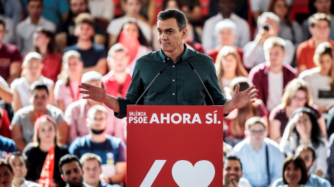 02/11/019. El secretario general del PSOE y presidente del Gobierno en funciones, Pedro Sánchez, durante el mitin de campaña con motivo de las próximas elecciones del 10N, esta mañana en un pabellón polideportivo de Mislata. EFE/Biel Aliño