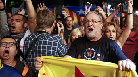 Seguidores de Junts pel Sí celebran los resultados./ REUTERS