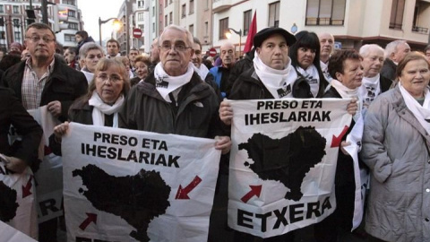 Imagen de la manifestación a favor de la vuelta de los presos de ETA a Euskadi en enero del pasado año. /EFE