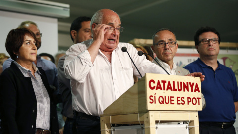 El candidato de Catalunya Sí que es Pot, Lluís Rabell, durante la rueda de prensa que ha ofrecido para valorar los resultados obtenidos en las elecciones catalanas. EFE/Alejandro García