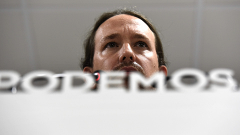 El Secretario General de Podemos, Pablo Iglesias, durante la rueda de prensa que ha ofrecido en la sede de la formación en Madrid, valorando los resultados en las elecciones catalanas. EFE / Fernando Villar.