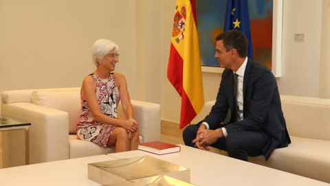 07/09/18.- El presidente del Gobierno, Pedro Sánchez, y la fiscal general del Estado, María José Segarra Crespo, durante un encuentro mantenido en La Moncloa. Pool Moncloa/Fernando Calvo