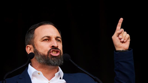 El líder de Vox Santiago Abascal, durante su intervención en el acto que su partido organiza bajo el lema "Cataluña es España", esta mañana en Barcelona.-EFE/Alejandro García