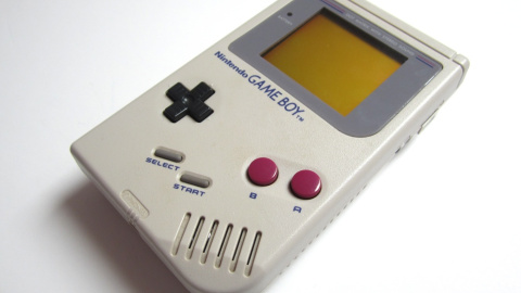 Game Boy se lanzó el 21 de abril de 1989 en Japón, el 31 de julio de 1989 en EEUU y el 28 de septiembre de 1990 en Europa.