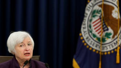 La presidenta de la Reserva Federal de EEUU, Janet Yellen, en la rueda de prensa tras la reunión del Comité de Mercado Abierto en el que se decidió nuevamente mantener los tipos de interés. REUTERS/Gary Cameron