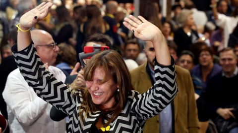 La cap de llista de Junts per Catalunya, Laura Borràs, en el míting de final de campanya. EFE / Toni Albir