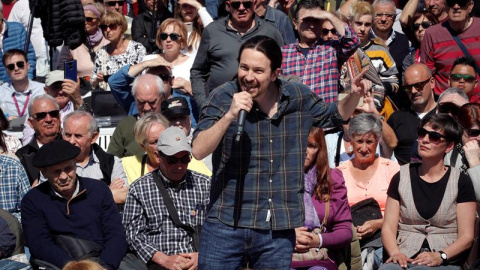 El secretario general de Podemos y candidato de Unidas Podemos a la presidencia del Gobierno, Pablo Iglesias, durante su participación este sábado en un acto celebrado en la Plaza del Castillo de Pamplona