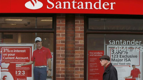 Una sucursal del Banco Santander en el Reino Unido. REUTERS