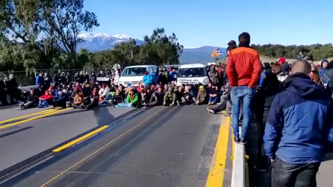 Autopista cortada en La Jonquera por Tsumani DemocrÃ tic