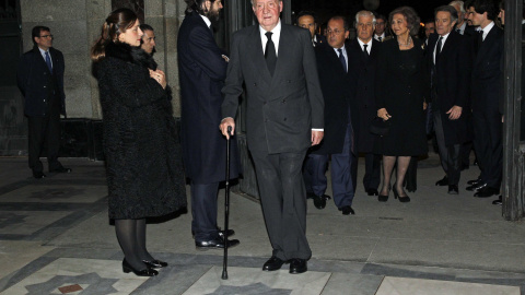 Uno de los últimas apariciones públicas de Juan Carlos I, en el funeral de la duquesa de Alba, el pasado 15 de diciembre, en  Madrid. REUTERS/Alberto Martin