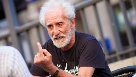 El cantante y humorista Pepín Tre, en la madrileña plaza de Chueca. / CHRISTIAN GONZÁLEZ