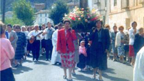 Procesión en honor a la Virgen del Pilar en Libros. FOTO: DIARIO DE TERUEL