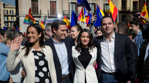 De izquierda a derecha: la vicealcaldesa de Madrid, Begoña Villacís, junto al ya ex lider de Ciudadanos, Albert Rivera, la portavoz en el Congreso, Inés Arriadas, y el vicepresidente de la Comunidad de Madrid, Ignacio Aguado. EFE