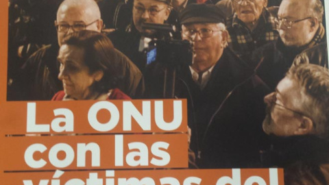 Portada del informe que la Plataforma por la Comisión de la Verdad ha entregado este viernes a los grupos parlamentarios de la izquierda y que incluye las resoluciones de la ONU que exigen a España a reconocer los derechos de las víctimas d