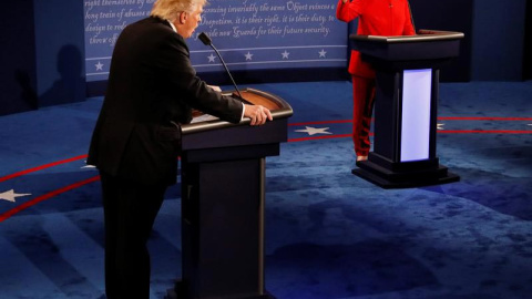 Un momento del primer cara a cara electoral entre Donald Trump y Hillary Clinton. / /RICK WILKING (EFE)