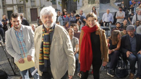 Breogán Riobóo (Podemos), Xosé Manuel Beiras (Anova) y Yolanda Díaz (EU), en Santiago. / EFE