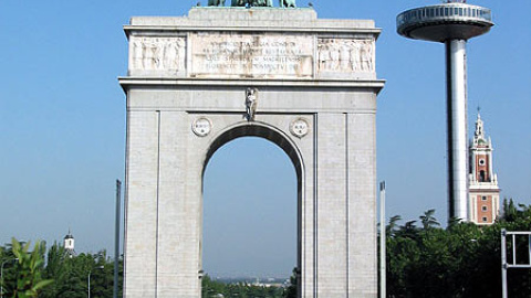 Arco de la Victoria situado en la entrada a la Ciudad Universitaria de Madrid.- Asociación Foro por la Memoria democrática