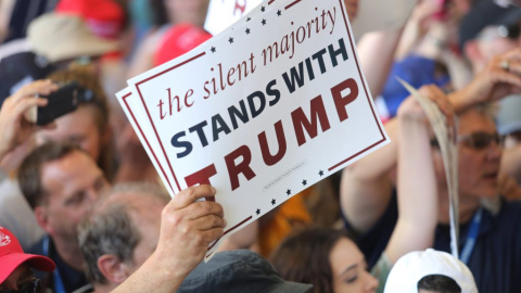 Seguidores de Donald Trump, en un acto político del presidente de EEUU. REUTERS/Lane Hickenbottom