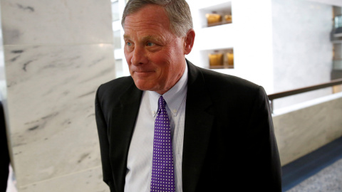 El senador republicano Richard Burr llega al Comité de Inteligencia del Senado de EEUU este miércoles. REUTERS/Joshua Roberts Foto del 16 de mayo de 2018