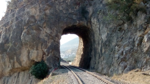 El túnel de Puentequebrada por el que pasará el AVE. MAREA AMARILLA