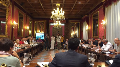 Reunión de la Mesa por el Ferrocarril. Ayuntamiento de Granada