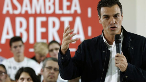 El secretario general del PSOE, Pedro Sánchez, en Arganda del Rey. / CHEMA MOYA (EFE)