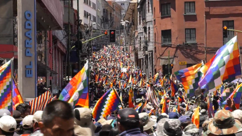 Manifestaciones en Bolivia piden la dimisiÃ³n del Gobierno de ÃÃ±ez