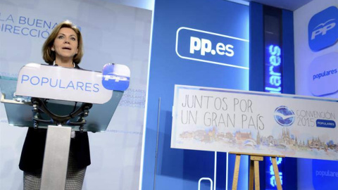 La secretaria general del PP, María Dolores de Cospedal, durante la rueda de prensa en la que ha presentado la convención nacional que el Partido Popular. / Fernando Villar (EFE)