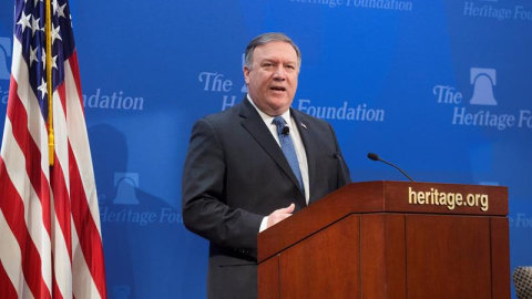 MRX04. WASHINGTON (ESTADOS UNIDOS), 21/05/2018.- El secretario de Estado de EE.UU., Mike Pompeo, ofrece una rueda de prensa en Washington, Estados Unidos, hoy, 21 de mayo de 2018. Pompeo dijo hoy que su Gobierno no dará "carta blanca" a Irá